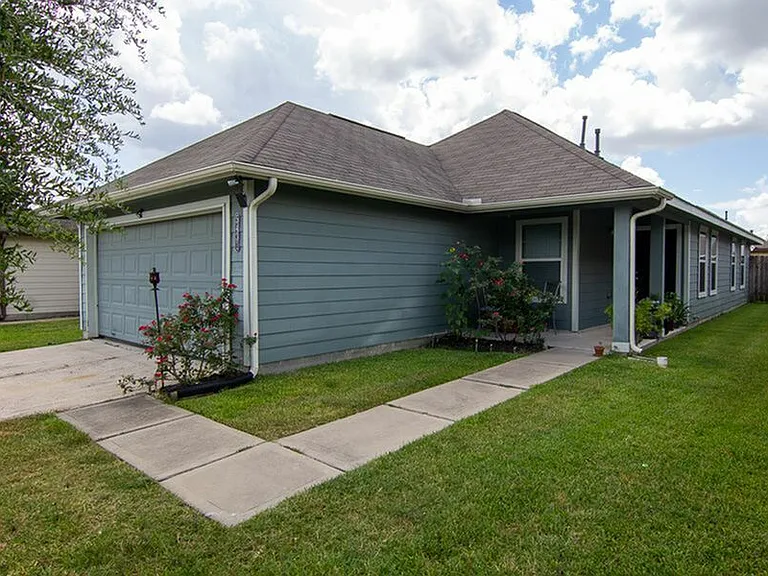 5431 Plantation Forest Dr — Photo 3