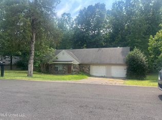2501 Azalea Ct, Nesbit, MS 38651