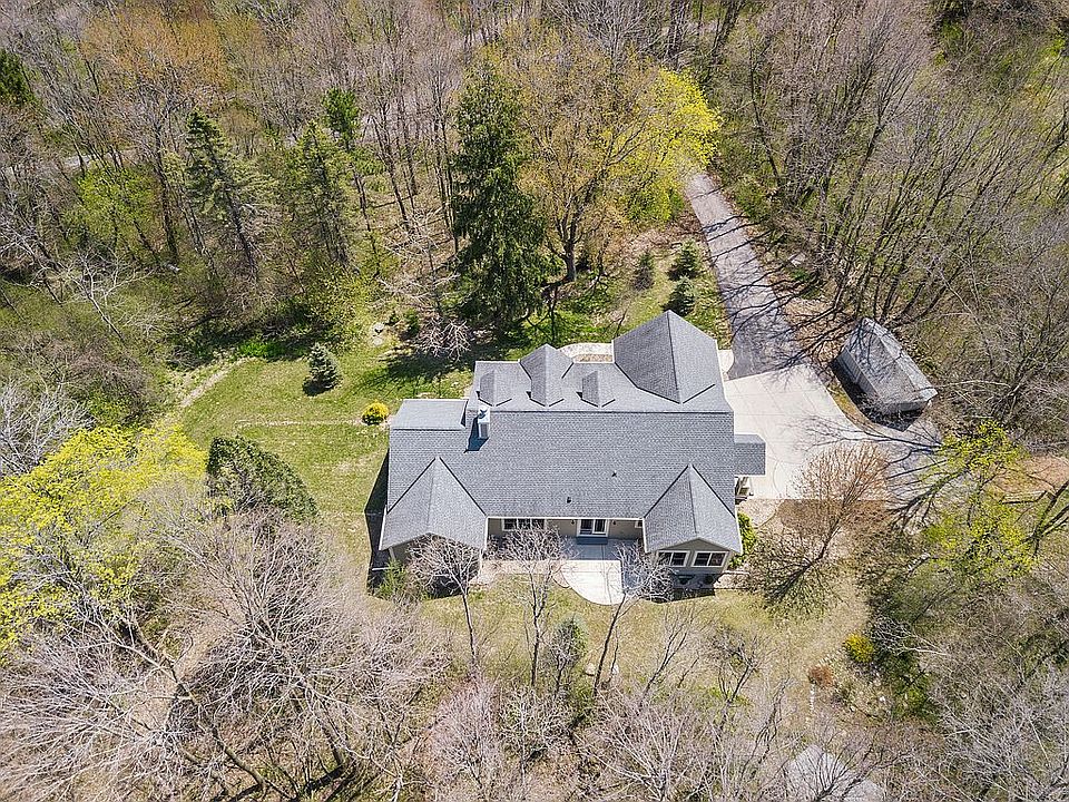 1st image of 4055 Lake Dr