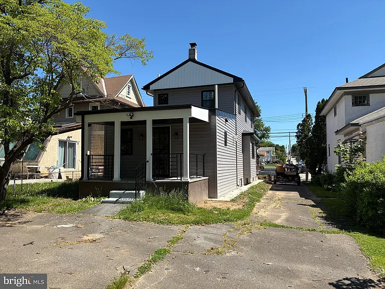 2344 Hamilton Ave — Photo 30