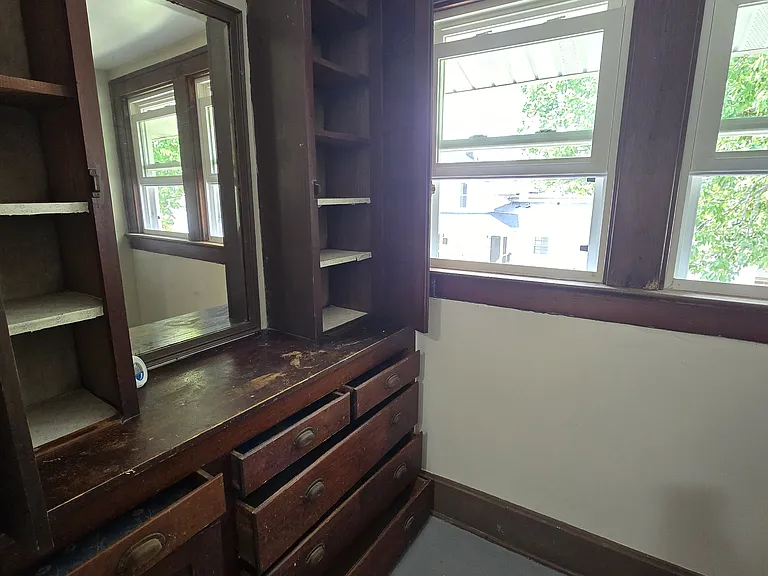 233 Maple St #2 — Photo 8