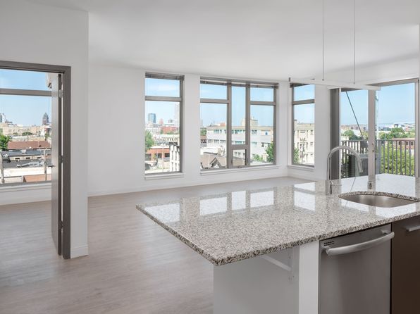 211 W Mineral St APT 606