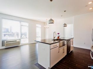 159 Cedar St, Fort Lee, NJ 07024