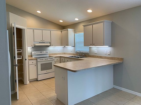 4th image of 1817 Cherry Laurel Dr