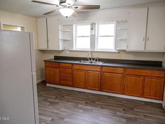 4th image of 344 S Belmore St