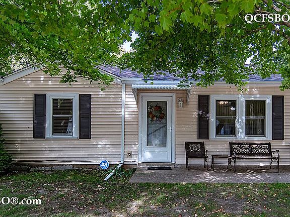 2nd image of 2606 W 69th St