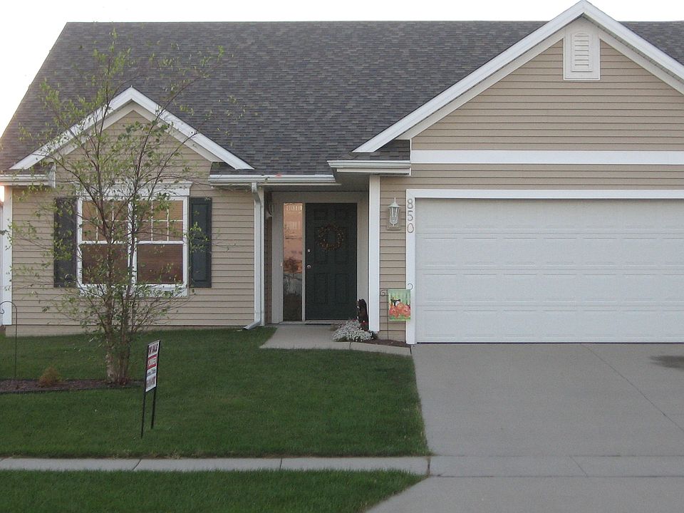 1st image of 850 SE Willow Brook Dr