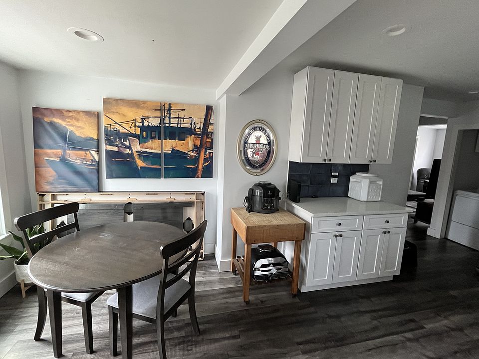 kitchen dining nook