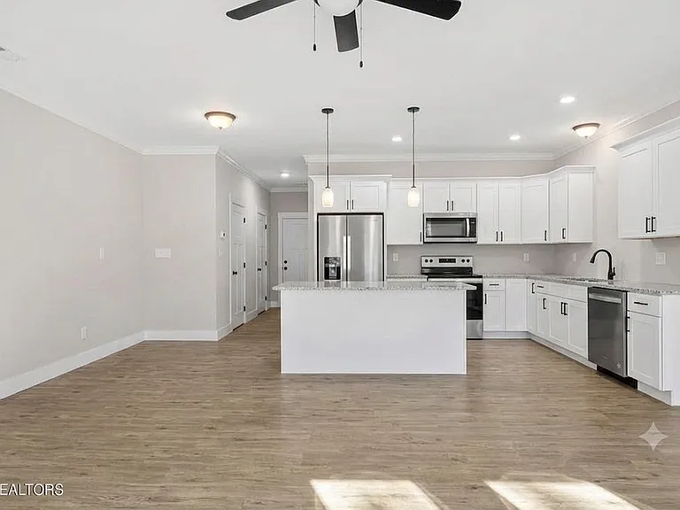 721 Haig St — Photo 4