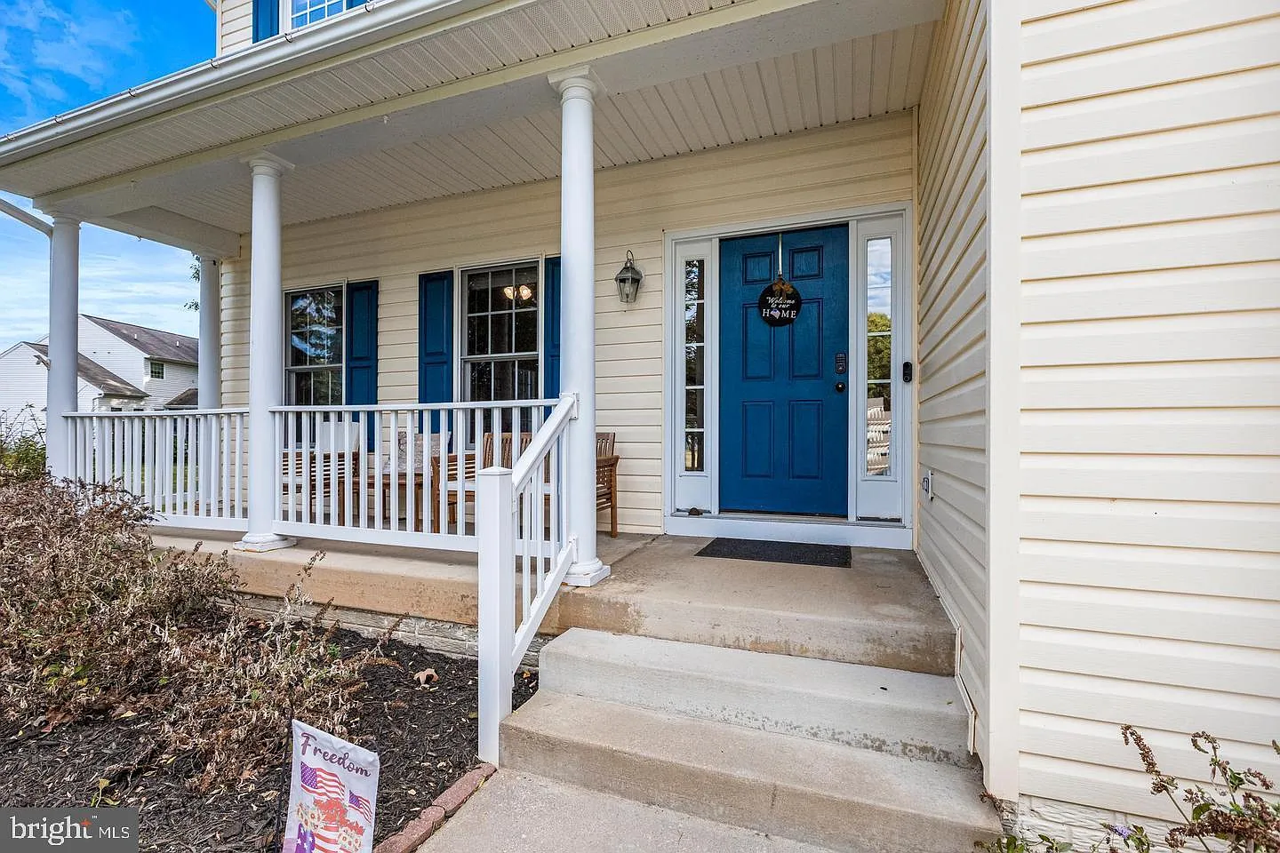 4 bed, 2.5 bath, 2243 sqft, $3,000 — Photo 3