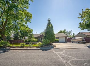901 Lindberg Ln, Moses Lake, WA 98837