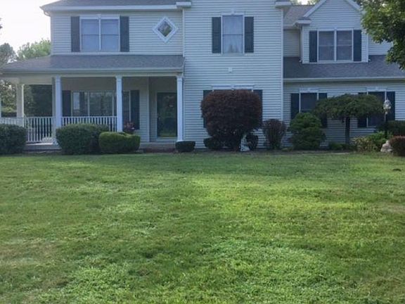 3rd image of 42 Heather Dr