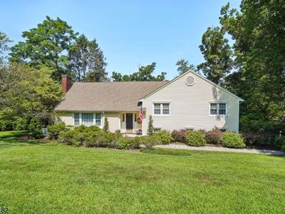 27 Runnymede Rd, Chatham, NJ, 07928