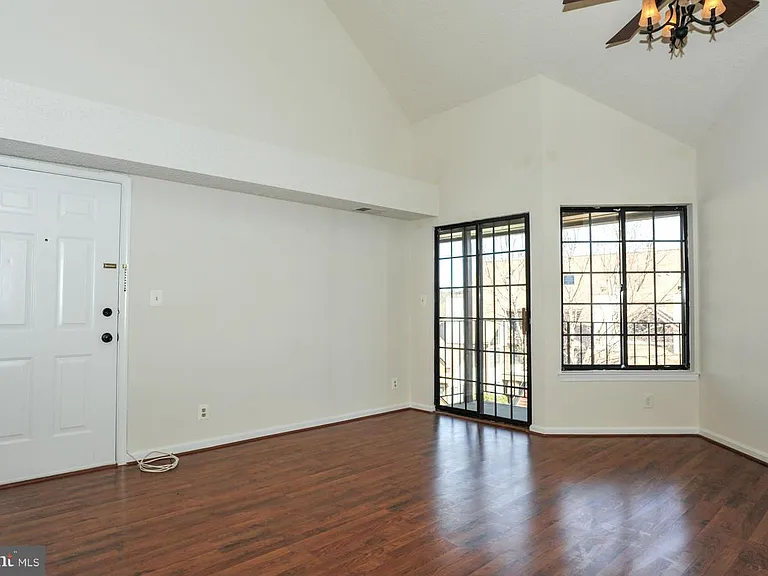 6009 Curtier Dr #C — Photo 2