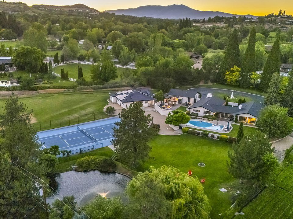 1st image of 1850 View Crest Dr