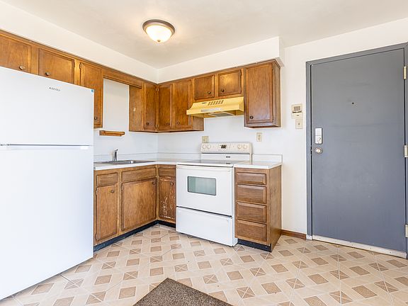 3rd image of 7408 Washington Ave APT J
