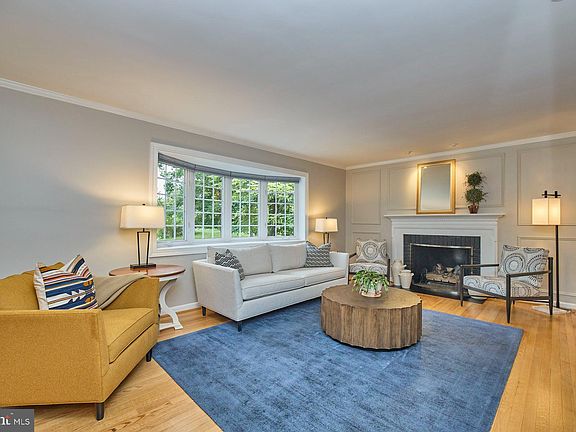 4th image of 4705 Hillbrook Dr