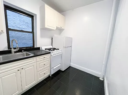 Rented by Lindemar LLC | media 19