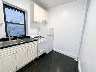 Rented by Lindemar LLC