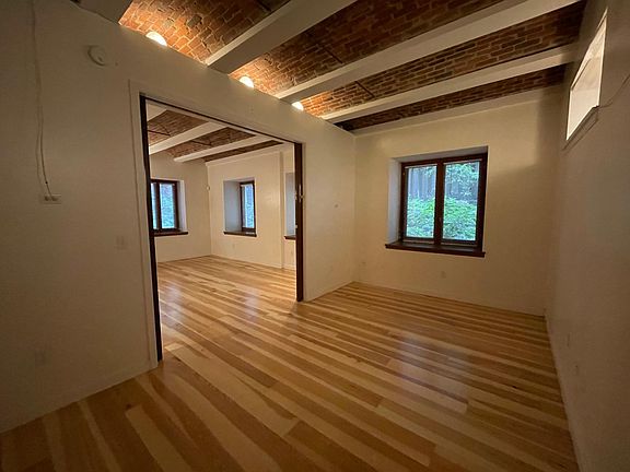 Bedroom 2/Study