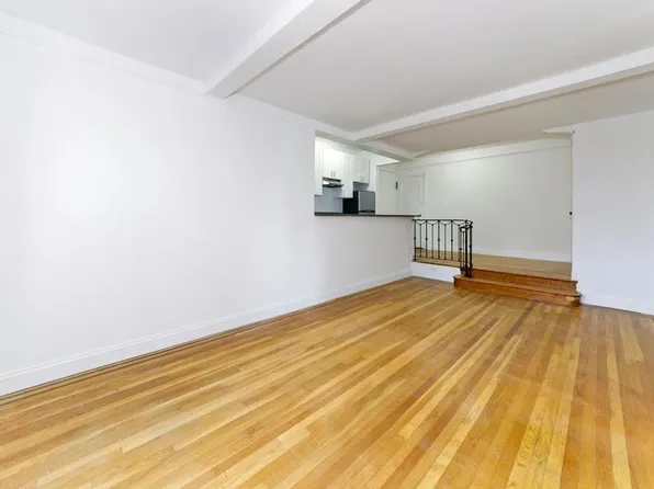 200 West 20th Street image 1 of 6