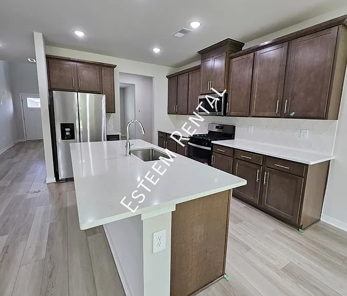 1147 Winding Spring Dr — Photo 3