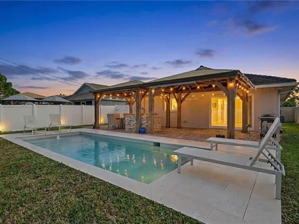 523 107th AVE N, NAPLES, FL 34108