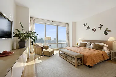 Rented by Nest Seekers International