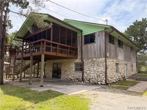 12032 W Waterwood Dr, Crystal River, FL 34429
