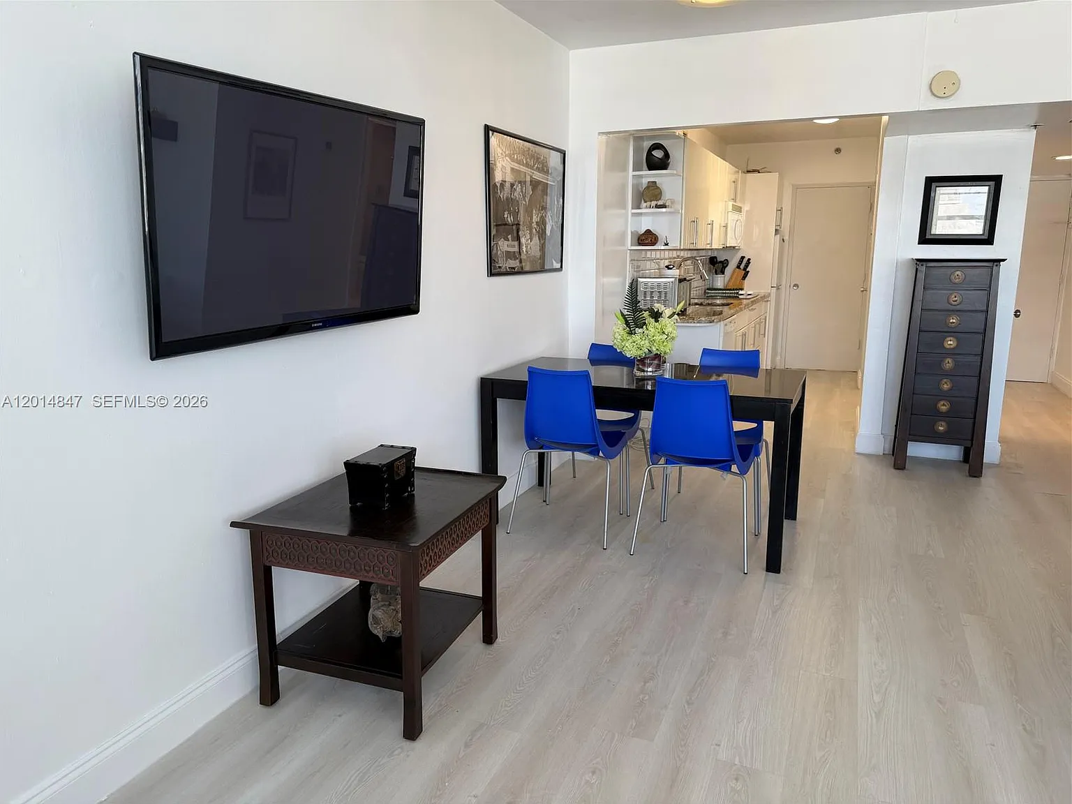 The Decoplage Condo — Photo 4