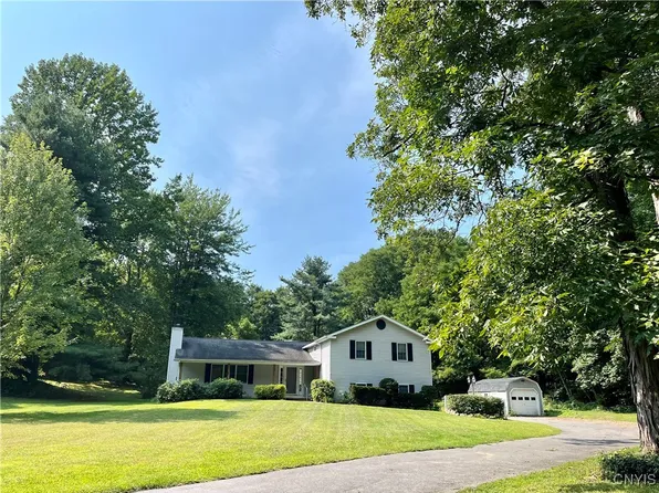 31 Hickory Grove Rd, Fulton, NY 13069