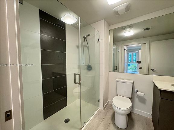 5th image of 321 NE 26th St #615