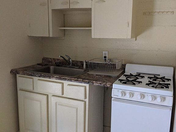 5th image of 1204 Napoleon Ave #B