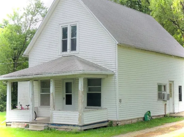 602 E Roseberry St, Hopkins, MO 64461