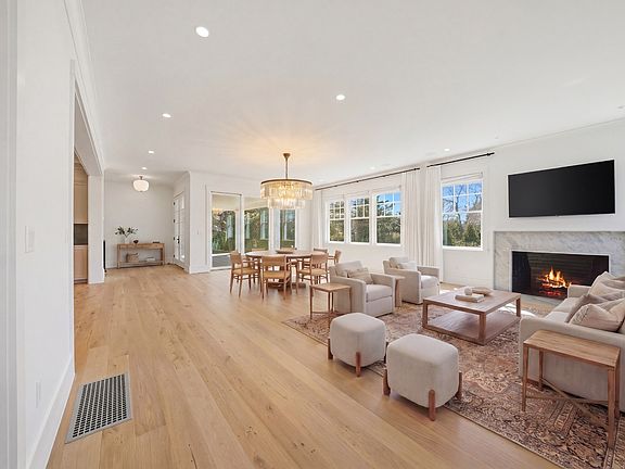 3rd image of 3 Somerset Ln