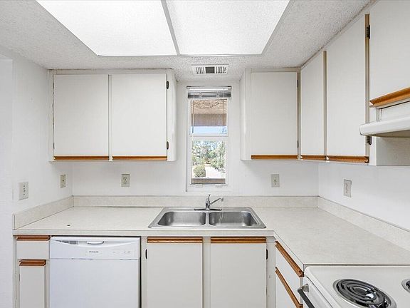 4th image of 1566 SE Royal Green Cir 201 #V201