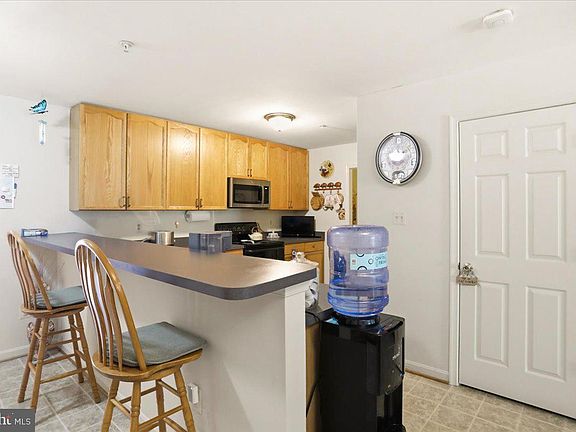 5th image of 5 Eckstine Ct