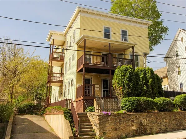 563 Blackstone St, Woonsocket, RI 02895