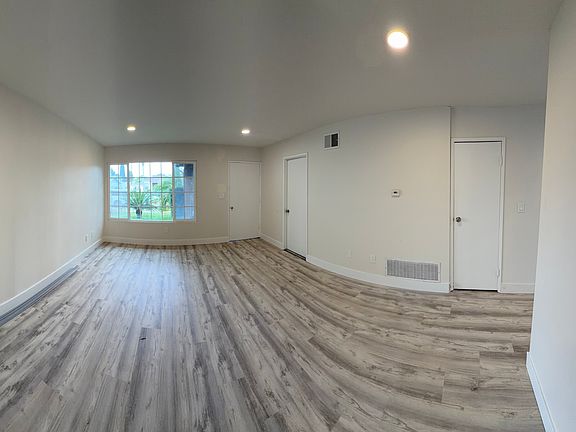 5th image of 13015 Oak St