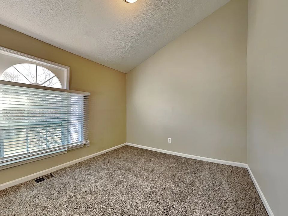 1st image of 2450 Boone Ct