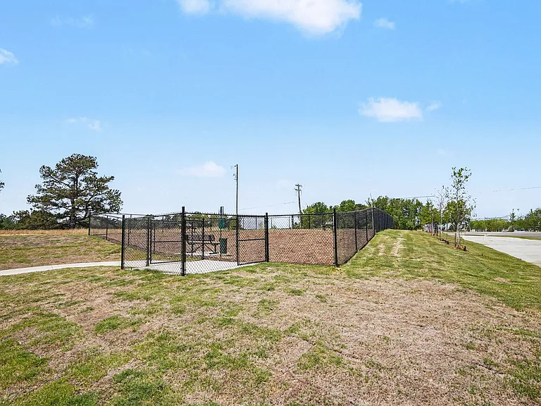 2934 Hickory Field Dr — Photo 26