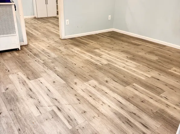 218-13 Jamaica Ave Floor 2, Queens Village, NY 11428