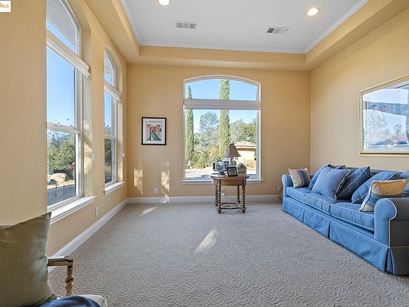 4th image of 21190 Lyons Bald Mountain Rd