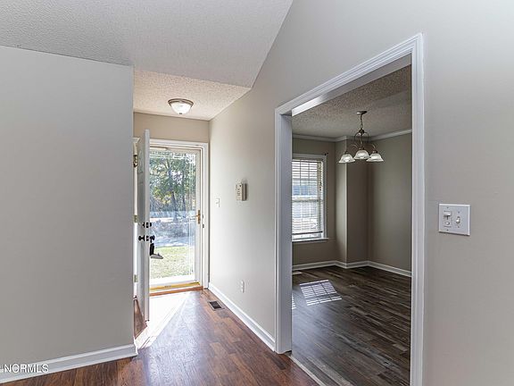 2nd image of 419 Twin Creeks Dr