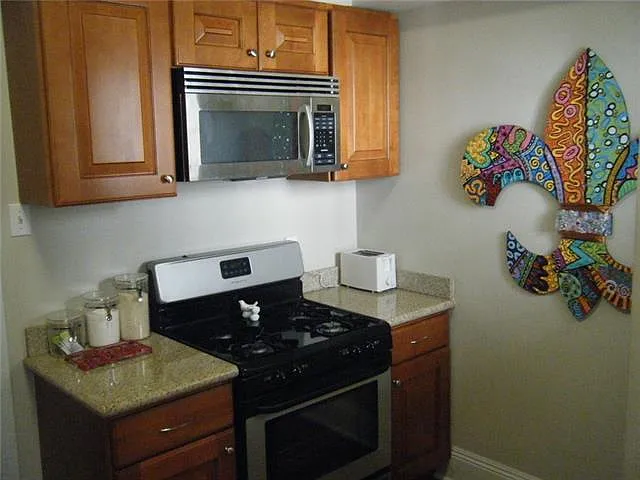 2438 State St #LOWER — Photo 9