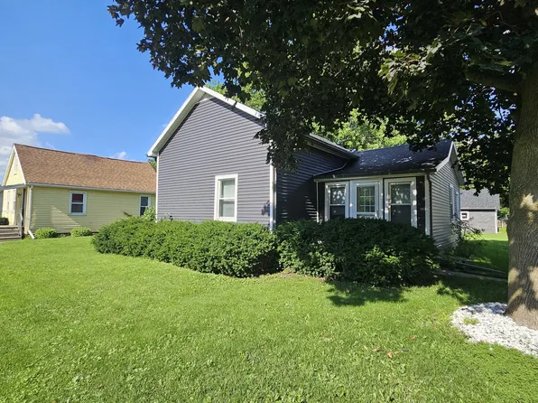 301 N 1st St, Princeton, IL 61356