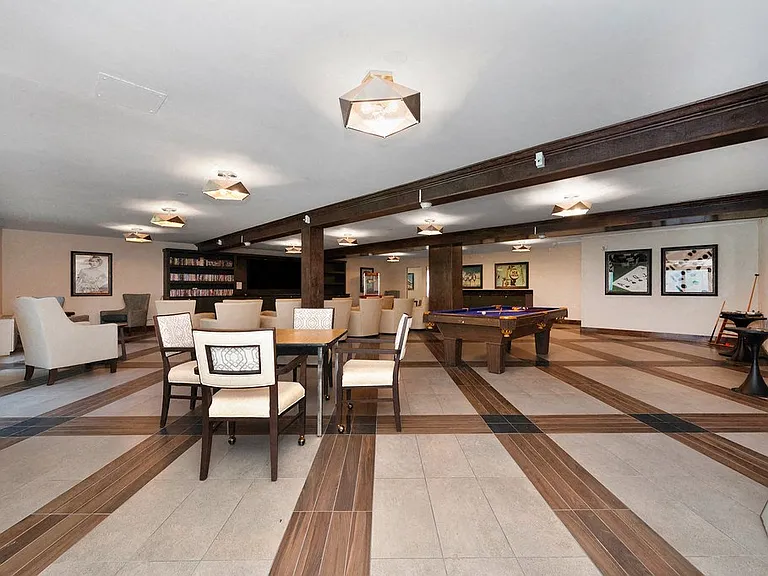 The Crest at Citrus Heights (55+) — Photo 22