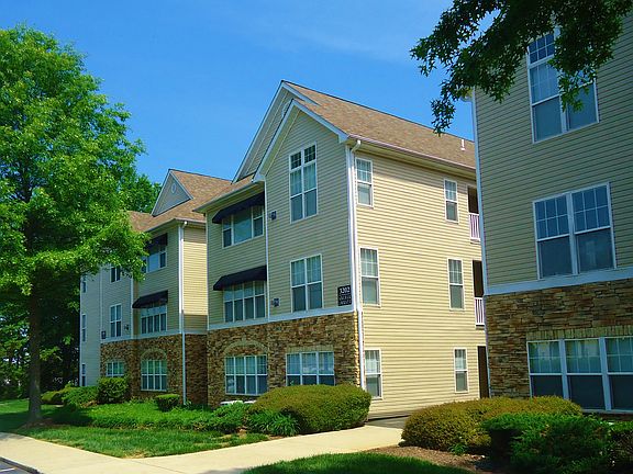 3rd image of 3215 Stoneburg Ct APT M
