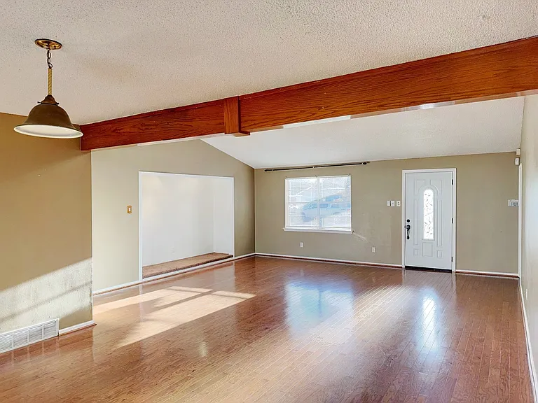 2837 Lowell Dr — Photo 8