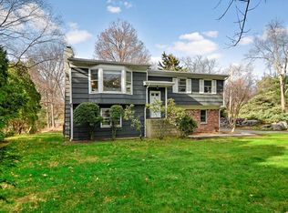 2 Deerfield Ln, Mamaroneck, NY 10543
